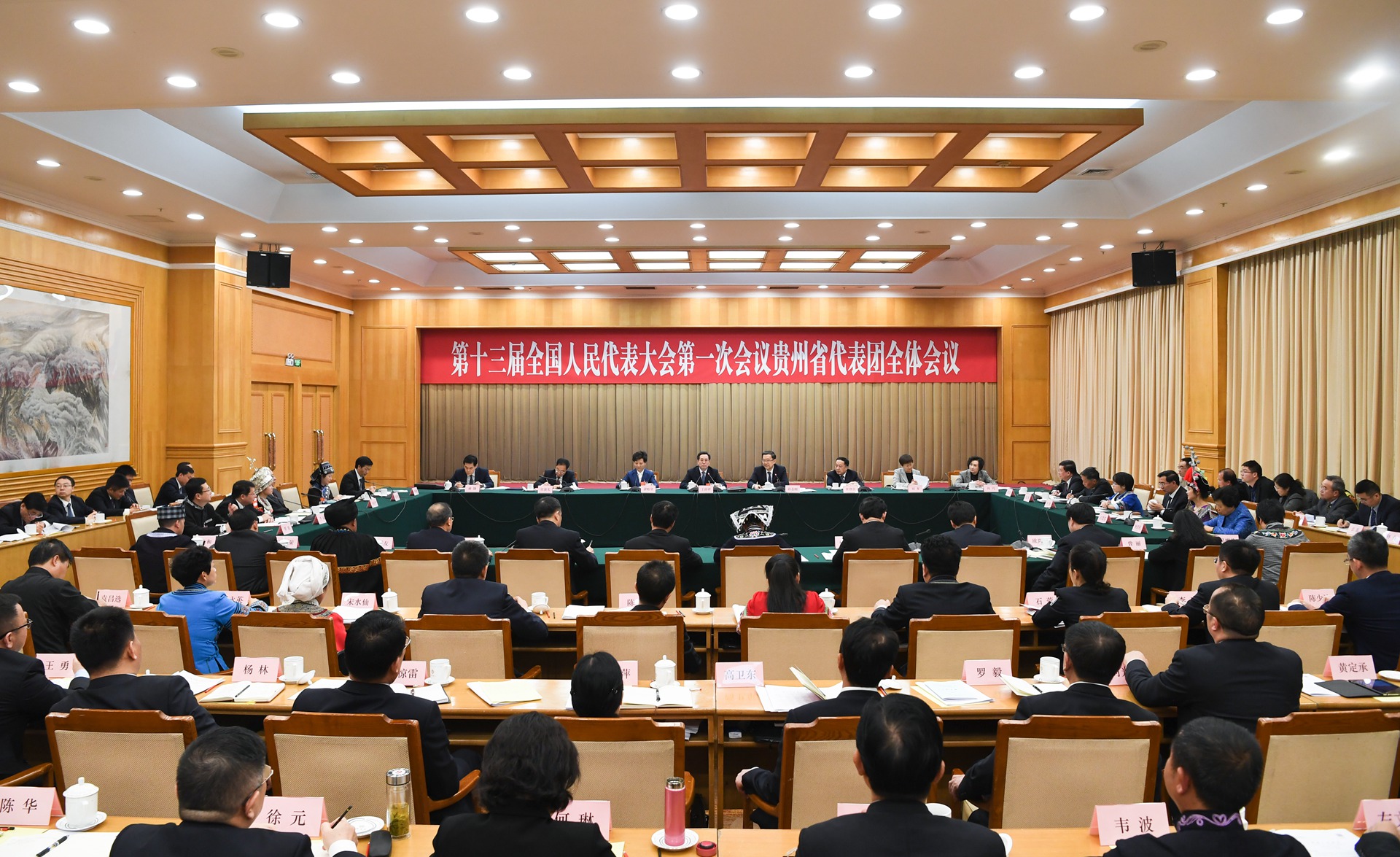 HXQ_8223---2018��3��6�գ�ʮ����ȫ���˴�һ�λ�����ݴ����ž���ȫ����飬�������������������档ȫ���˴�������й��������ξ�ίԱ��������Ǵ���ǡ�����칫�����ζ�Ѧ��μӹ��ݴ��������������������档����� ��Ӱ.jpg