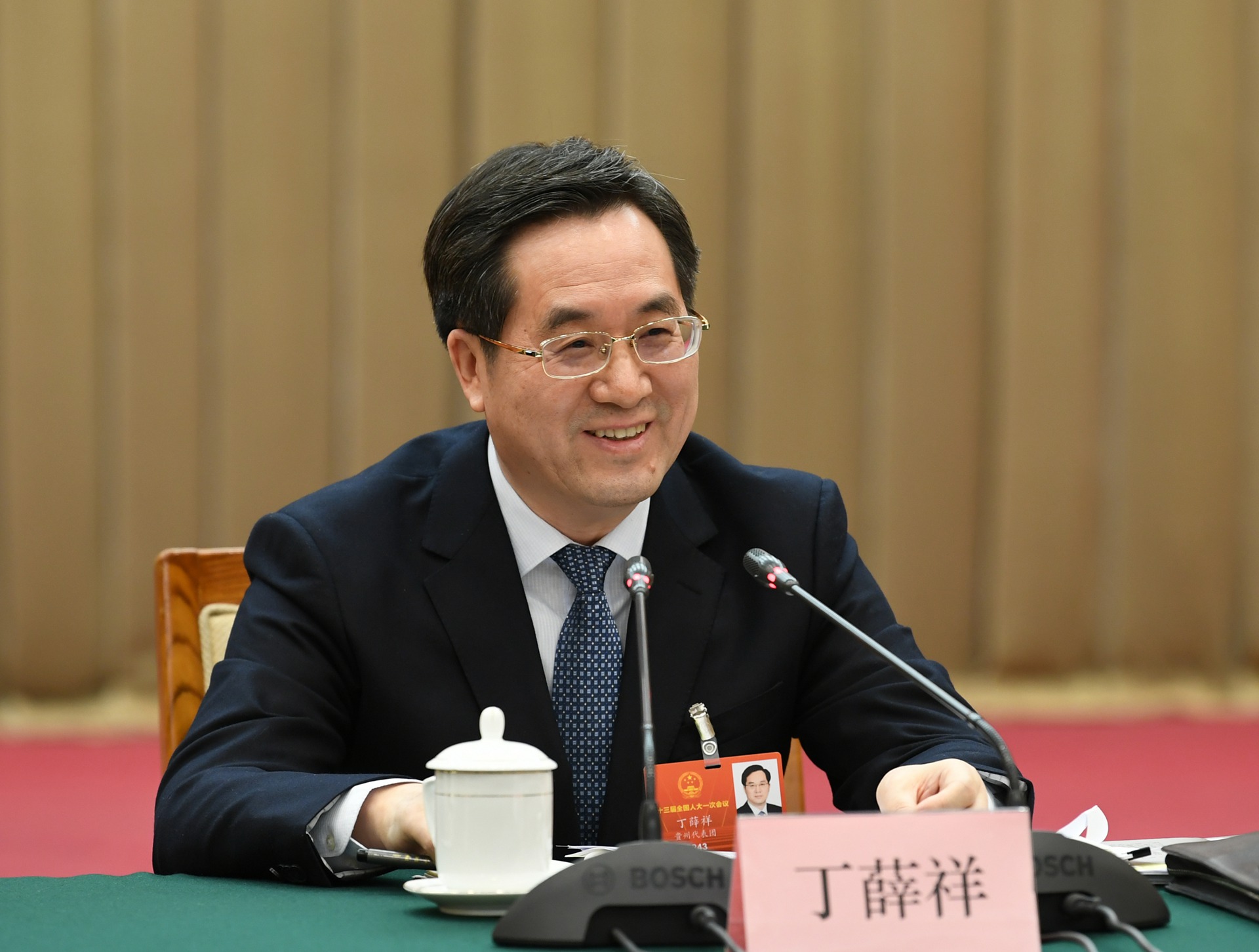 DPC_3375---2018��3��6�գ�ʮ����ȫ���˴�һ�λ�����ݴ����ž���ȫ����飬�������������������档ȫ���˴�������й��������ξ�ίԱ��������Ǵ���ǡ�����칫�����ζ�Ѧ��μӹ��ݴ��������������������档����� ��Ӱ.jpg